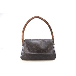 LOOKING TO BUY this Louis Vuitton bag 🤍